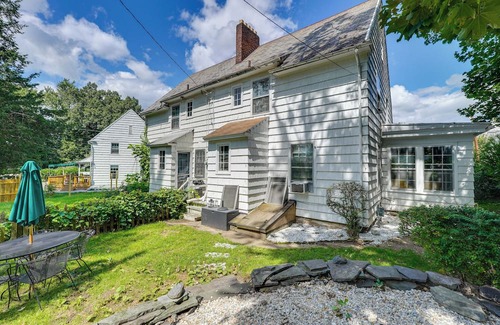 Newburgh Casa | Colorful Home ~ 1 Mi to Hudson River!