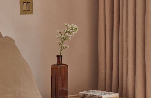 Ballycastle Apartamento | Yarn - Arlo Luxury King Suite