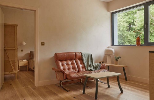 Ballycastle Apartamento | Yarn - Arlo Luxury King Suite