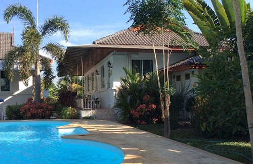 Si Bun Rueang Cama Y Desayuno | Nuch's Apple Guest House
