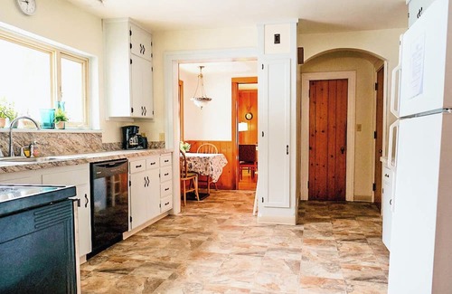 Castile Casa | Spacious 4-bedroom house in Letchworth State Park, Castile, NY.