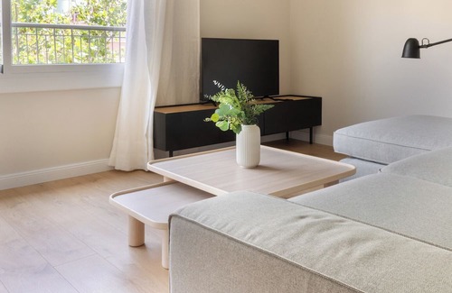 El Baix Guinardo Apartamento | Weflating SANT PAU - Cozy 4 BDR