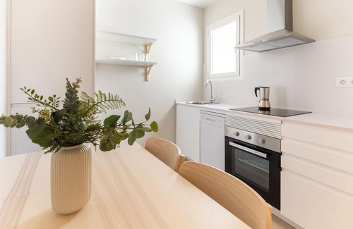 El Baix Guinardo Apartamento | Weflating SANT PAU - Cozy 4 BDR