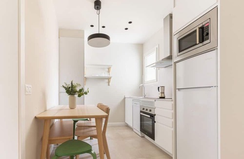 El Baix Guinardo Apartamento | Weflating SANT PAU - Cozy 4 BDR