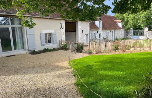 Chambourg-sur-Indre Casa | STAG AND SWAN SET FOR 12