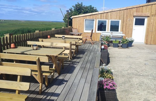 Hallig Langeneß Apartamento | Apartment 'Dat Lütte Huus' with Shared Terrace and Wi-Fi