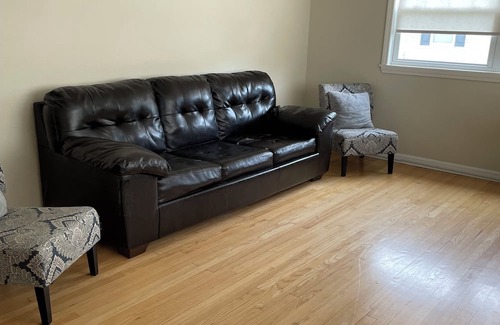Trumbull Casa | Beautiful New England. Quaint and spacious home. Close to over 5 University.