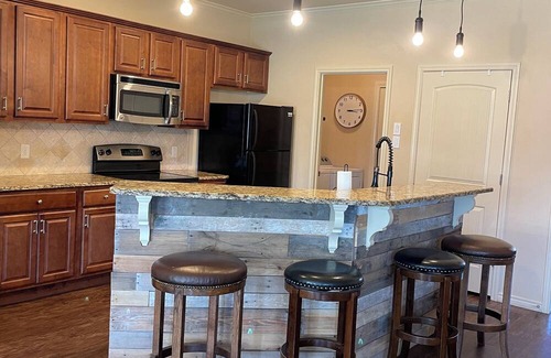 North by Northwest Casa | Lubbock Landing! Charming 3-bedroom home in Lubbock, Texas
