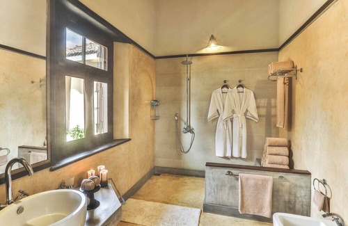 Kathaluwa Apartamento | Villa Mayurana - Deluxe Suite with partial lake viewn