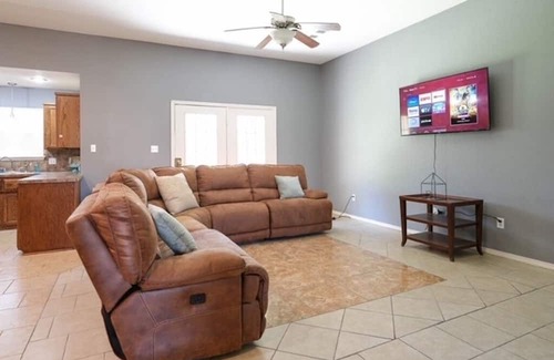Fort Smith Casa | Spacious 4 Bedroom Home Minutes from Interstate.