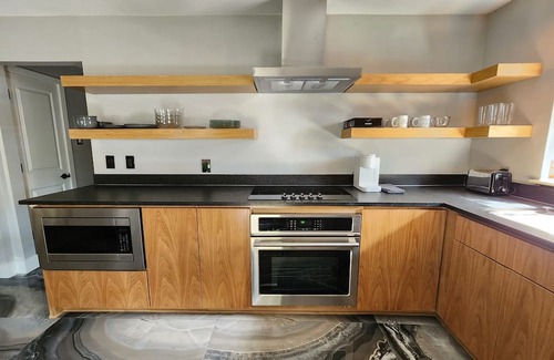 Farmers Branch Casa | 3-bedroom House in City in the Park, DFW, DAL, Nestled Suburb of Dallas
