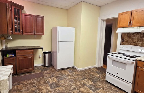 Scranton Casa | Spacious 5-bedroom Historic Home blending Charm with Modern