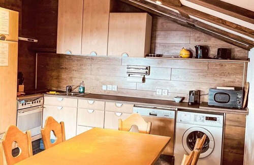 Steinberg am Rofan Apartamento | Lovely apartment for 10 guests with hot tub, WIFI, patio, pets allowed and parking