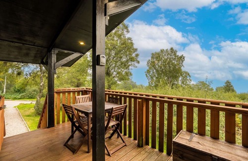Bunloit Casa | Stunning private villa for 4 guests with WIFI, TV, patio, pets allowed and parking