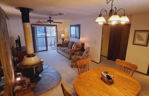 Lakeside Complejo | Cozy 2-bedroom condo on the lake at Peaceful Bay Resort