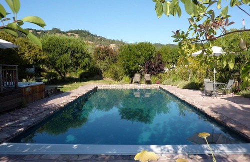 Calistoga Casa | 3-bedroom home in Calistoga with pool and hot tub