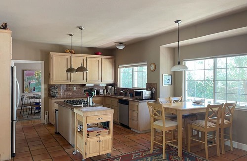 Calistoga Casa | 3-bedroom home in Calistoga with pool and hot tub