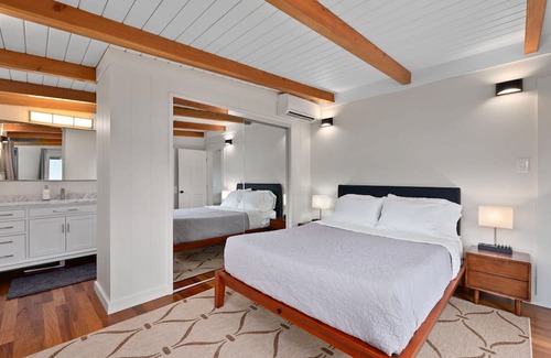 Mokuleia Casa | Promo price until November! Mokuleia Beach Villa: Beachfront w/Ocean Views,Deck