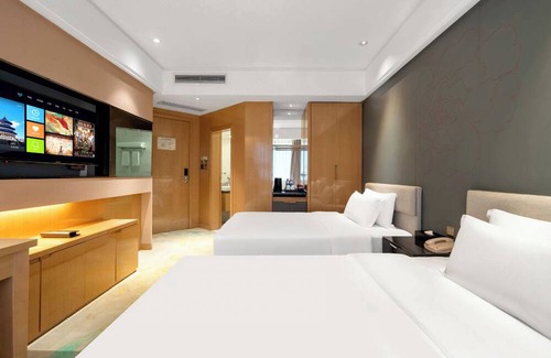 Yuzhong Hotel | Excel Hotel