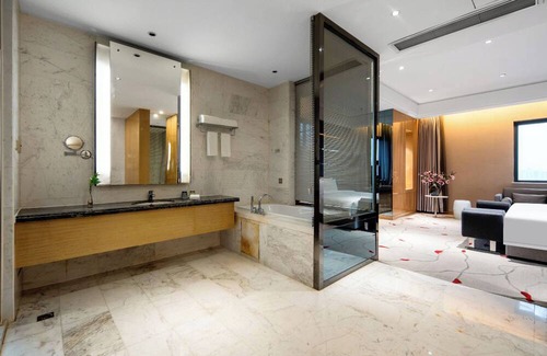 Yuzhong Hotel | Excel Hotel