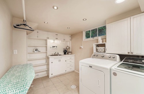 Billings Casa | NEW Mid-Century 4 Bed 2Bath Home w/PlayRoom