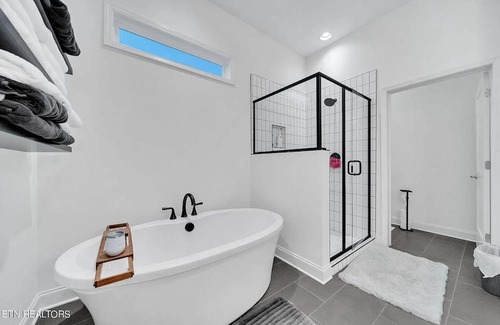 Ashley Oaks Casa | Spacious Modern 5-bedroom Kid Friendly in West Knoxville