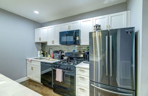 Fairlawn Casa | Emerald Escape Hilltop Home