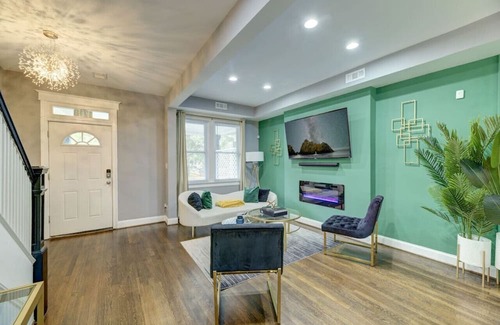 Fairlawn Casa | Emerald Escape Hilltop Home