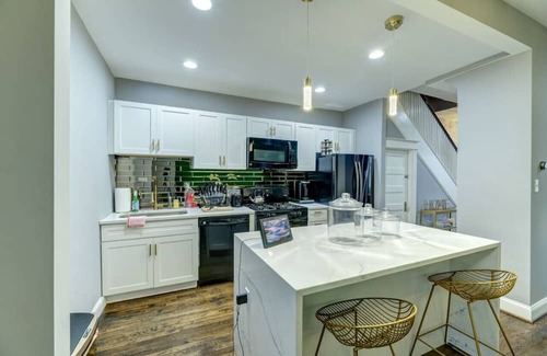 Fairlawn Casa | Emerald Escape Hilltop Home