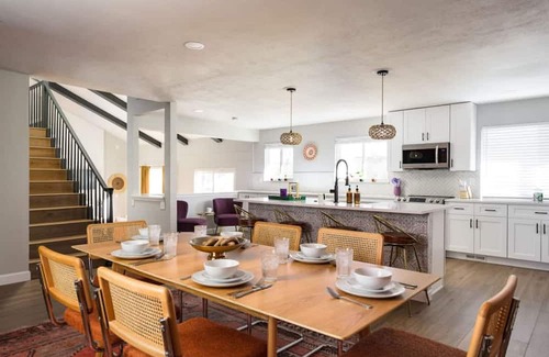 Arvada Casa | Stylish 4BR Haven Pool Table Outdoor Fire Pit