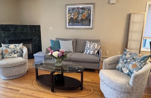 Palisades Park Casa | Cozy & Private Room - 20 Mins to Manhattan Heart. Not Entire Home.