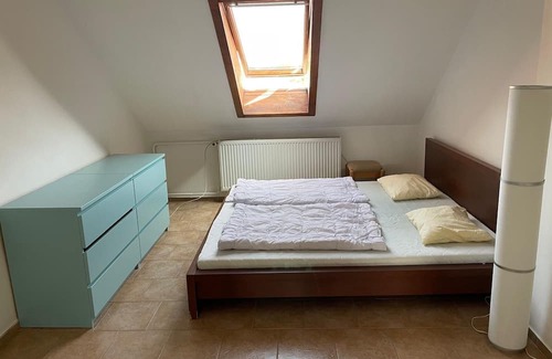 Dolni Chabry Apartamento | Cozy 1-bedroom apartment in Prague with tranquil backyard