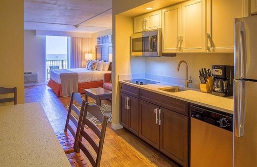 Ormond Shores Condominio | ENJOY 5 NIGHTS FOR THE 2025 DAYTONA 500 AT CASA DEL MAR ORMOND BEACH n2/12-2/17n