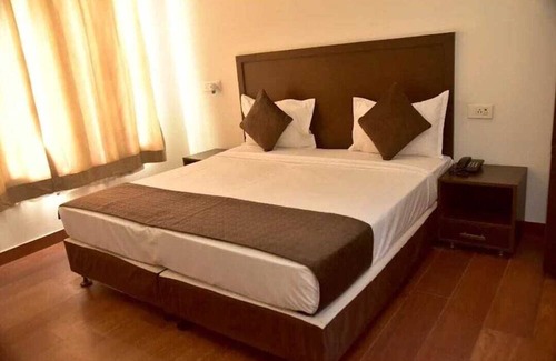 Sector 15 Hotel | SILVER TREE HOTEL