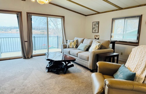 Aberdeen Casa | 3 Bedroom Home at Richmond Lake on the Water