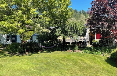 Sardis Cabina | Peaceful Cabin with beautiful mountain views.