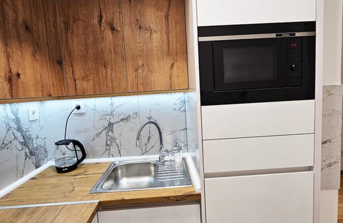 Novi Sad Apartamento | Charming 2-bedroom apartment in fabulous Novi Sad with WiFi, AC
