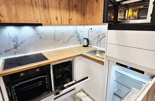 Novi Sad Apartamento | Charming 2-bedroom apartment in fabulous Novi Sad with WiFi, AC