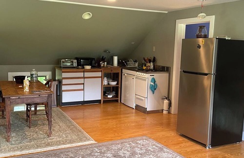 Tyringham Apartamento | Charming studio loft in The Berkshires surrounded by 20 acres of nature