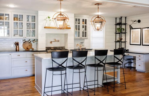 McGregor Casa | The Carriage House FIXER UPPER Season 3/Close to Waco