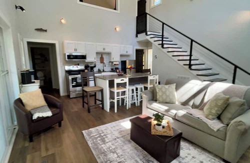 Damascus Cabina | NEW! Forty Winks 6 guest Modern Cabin in Damascus, VA!