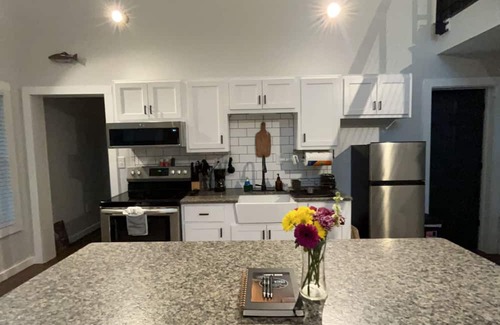 Damascus Cabina | NEW! Forty Winks 6 guest Modern Cabin in Damascus, VA!