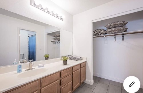 Green Valley Alquiler De Eote | Great house 1 floor Unique location near strip 8 minutes Nice neigborhood