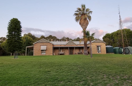Murbko Casa | Rivergums Homestead - River Frontage! nWith ski beach and board walk.