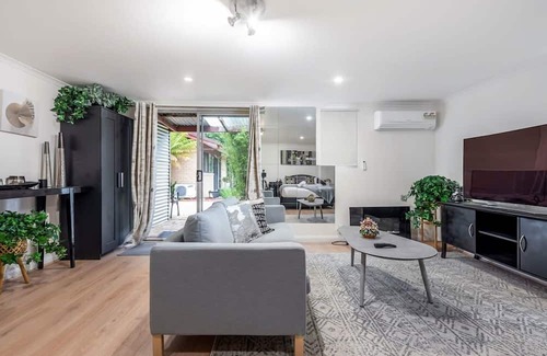 Narrabundah Casa | Awesome family House Studio