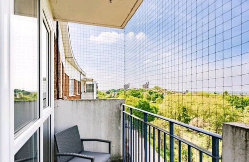 Forest Hill Apartamento | Stunning 2 Bedroom Apartment