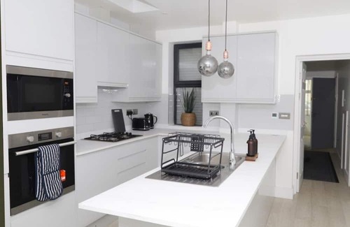 Lea Bridge Apartamento | Spacious elegant apartment