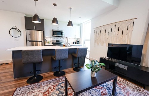 Brewerytown Apartamento | Imagine a stylish escape in Glenwood, the epitome of urban luxury