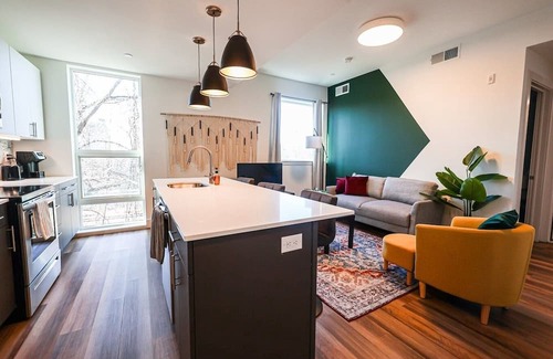 Brewerytown Apartamento | Imagine a stylish escape in Glenwood, the epitome of urban luxury