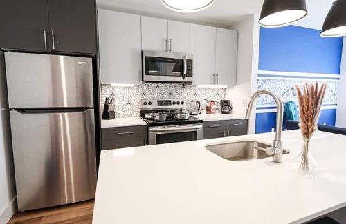 Brewerytown Apartamento | Imagine a stylish escape in Glenwood, the epitome of urban luxury